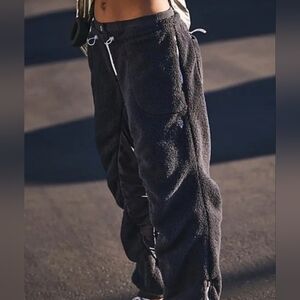 FP SUNDOWN FLEECE JOGGERS SIZE MEDIUM